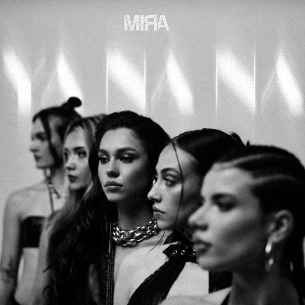 MIRA &icirc;&#539;i readuce cheful de via&#539;&#259; cu &ldquo;Yanana&rdquo;