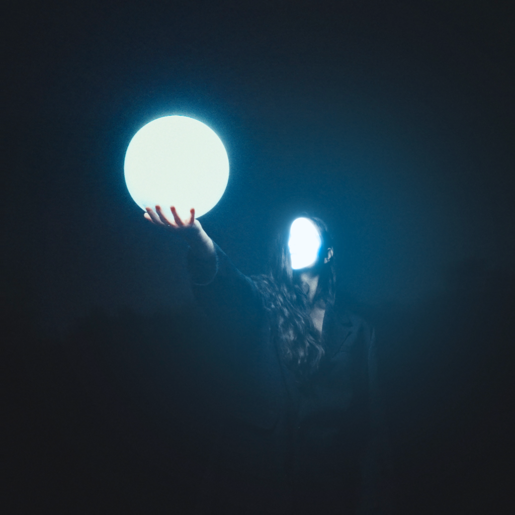 Fragil &#537;i puternic deopotriv&#259;: EMAA lanseaz&#259; ,,Cum m&#259; ai tu&rdquo; &#537;i anun&#539;&#259; un nou &icirc;nceput